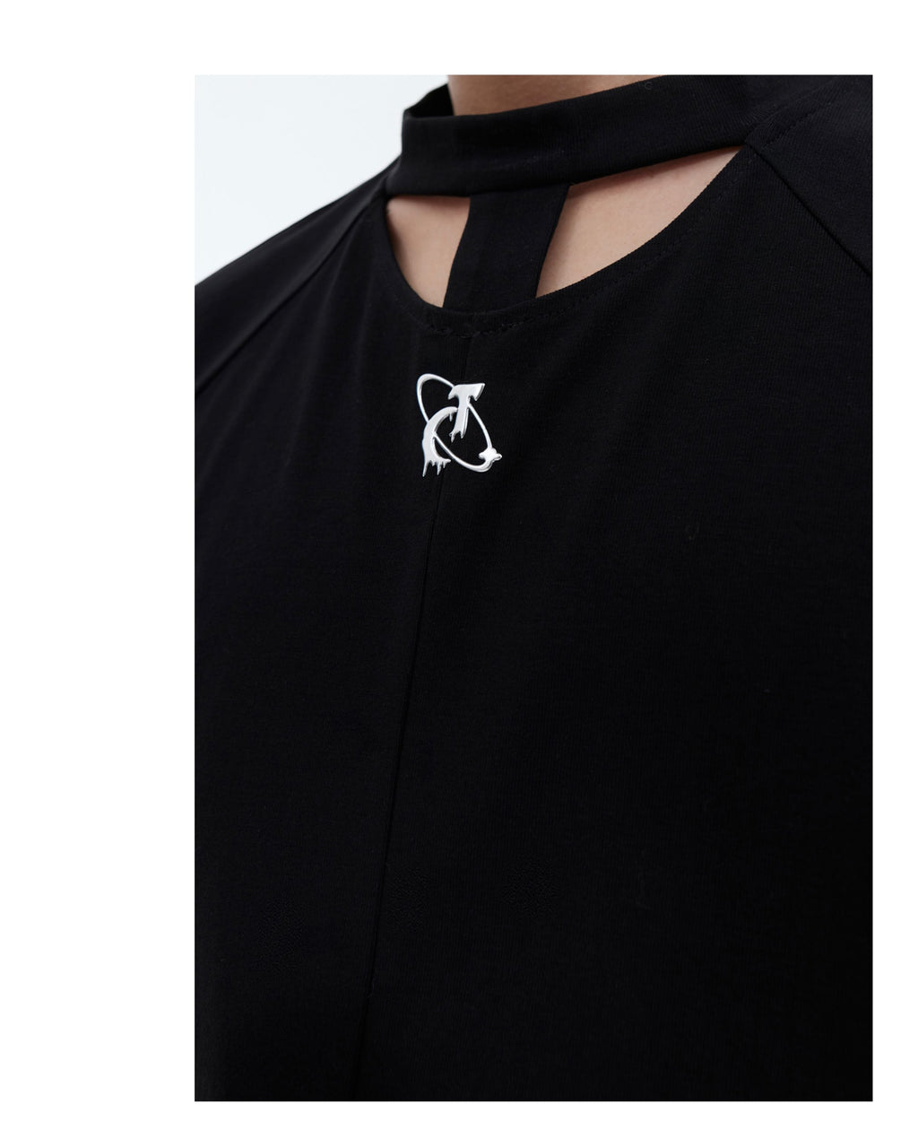 Hollow-out Design Padded Shoulder Slim Bottoming Shirt