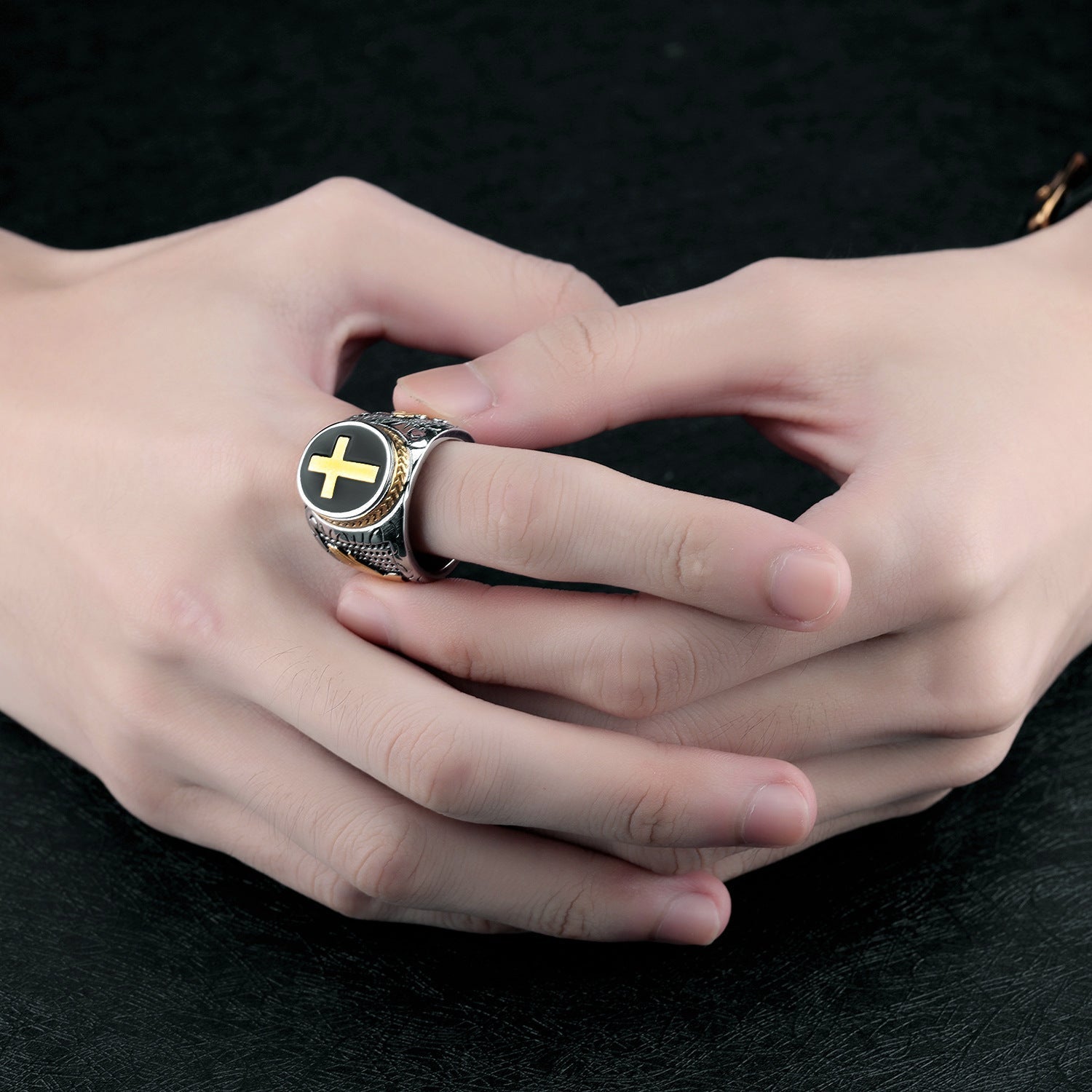 Metrosexual men's ring finger cross personality retro titanium ring