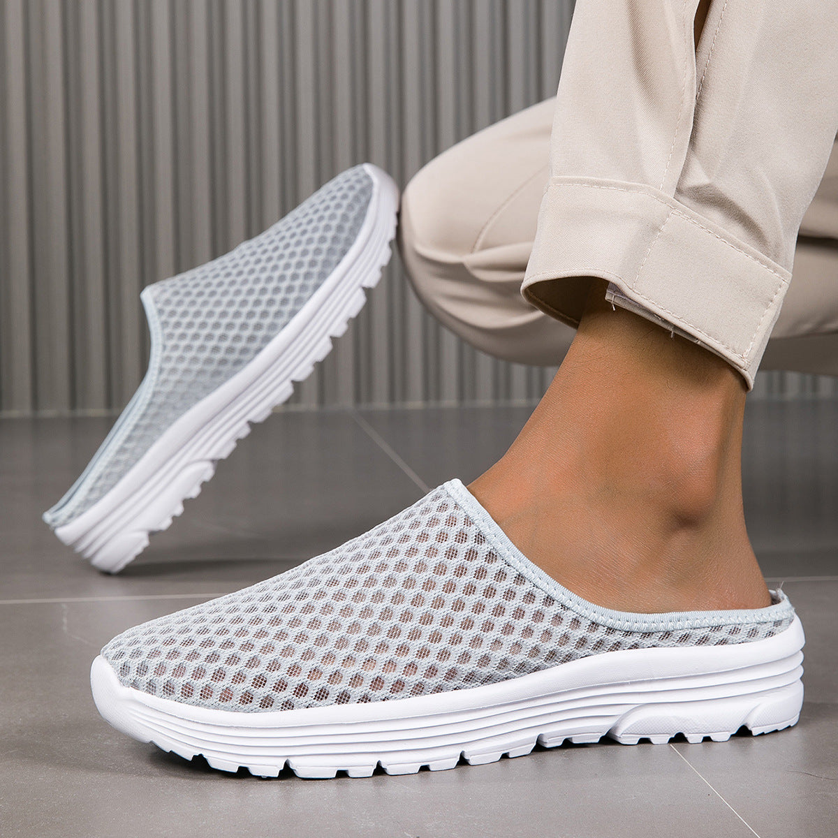 Mesh Outdoor Walking Sandals With A Head Cover